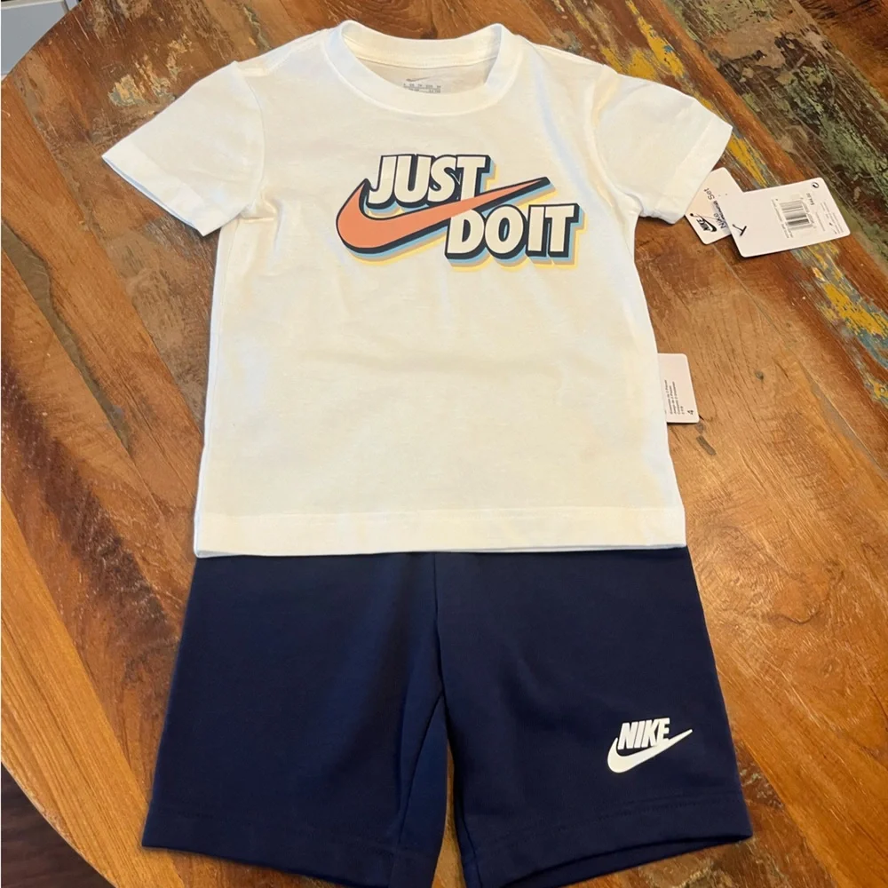 NWT Nike Boys 2 Piece Shorts Set - Picture 1 of 7